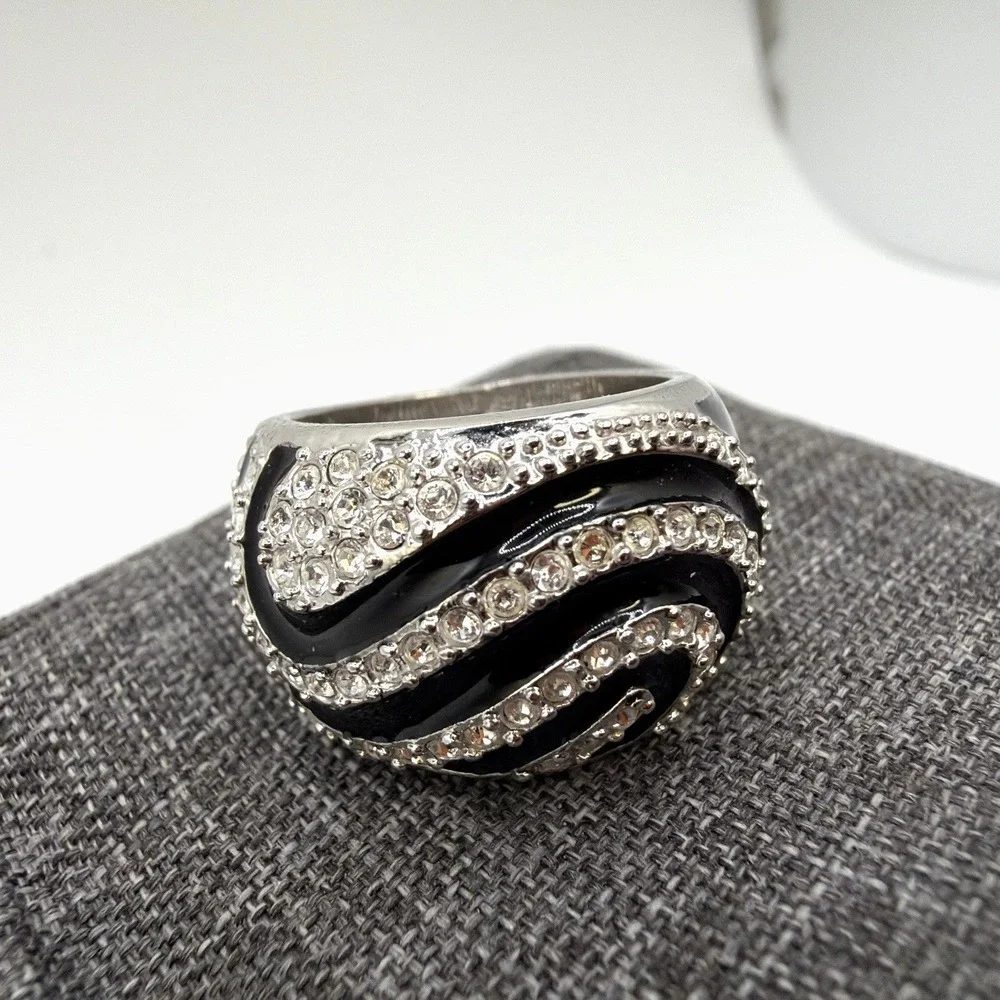 Austria Crystal & Enamel Silver Tone Rhodium Plated Statement Ring Size 6.5 RSC